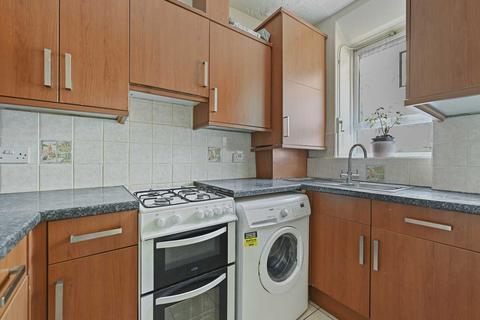 2 bedroom flat to rent, Blaxland House, White City Estate W12 7NH
