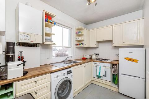 Flat E, 11 Wimbledon Park Road, London, SW18 1LS