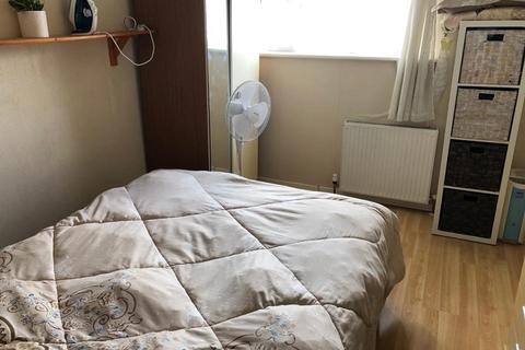 29 Gibbs Couch, Watford, WD19 5EG
