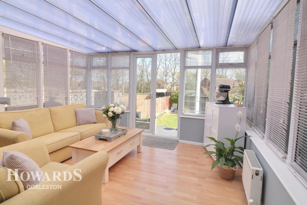 Middleton Road, Gorleston 3 bed semidetached house £285,000