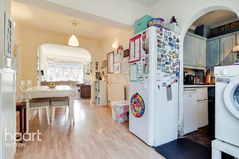 328 Gander Green Lane, Cheam, Sutton, SM3 9QZ