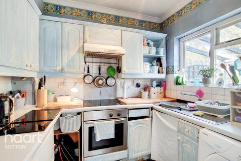 328 Gander Green Lane, Cheam, Sutton, SM3 9QZ