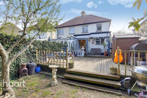 328 Gander Green Lane, Cheam, Sutton, SM3 9QZ