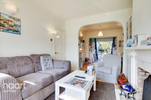 328 Gander Green Lane, Cheam, Sutton, SM3 9QZ