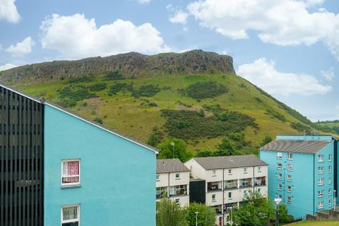 2 bedroom flat to rent, Viewcraig Gardens, Old Town, Edinburgh, EH8