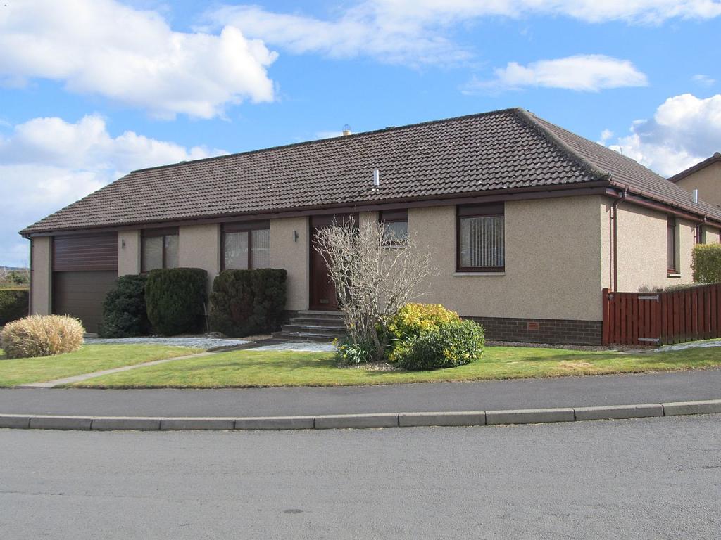 16 Brownsmuir Park, Lauder TD2 6QD 4 bed detached bungalow £310,000