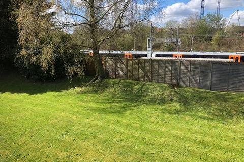 32 Gibbs Couch, Watford, WD19 5EQ