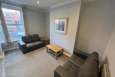 1 bedroom apartment to rent, Flat 1, Providence Avenue, Leeds, West Yorkshire, LS6