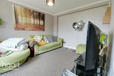 27 Crossways, Chelmsford, CM2 9EP