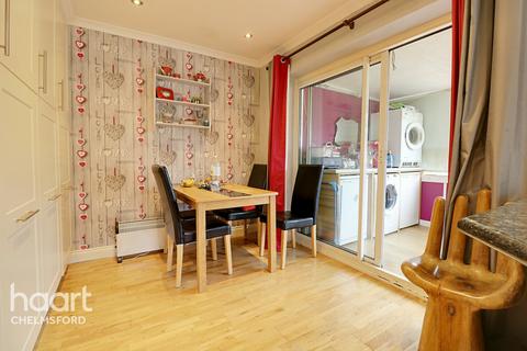 27 Crossways, Chelmsford, CM2 9EP