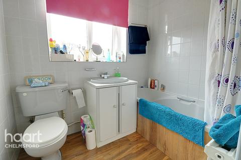 27 Crossways, Chelmsford, CM2 9EP