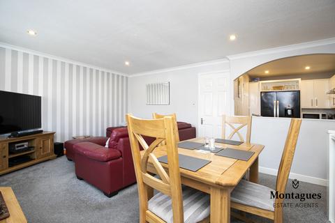 3 Hampden Close, North Weald, Epping, CM16 6JX