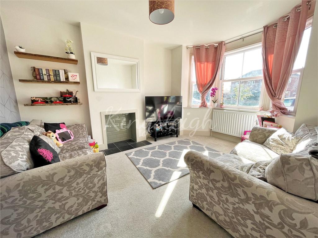 Rose Villas, Brantham Hill, Brantham, Manningtree, CO11 2 bed semi