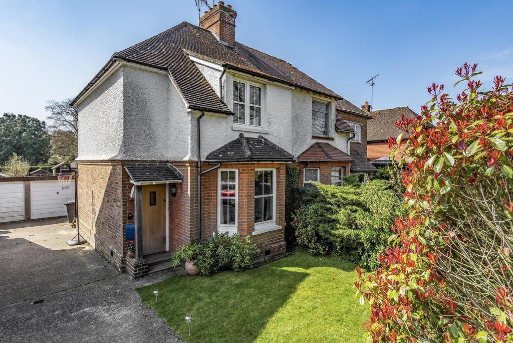 Ockley Road, Ewhurst, Cranleigh, GU6 2 bed semidetached house £495,000