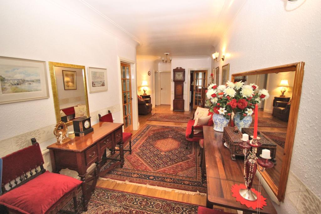 13 Bourtree Crescent - Williamson and Henry