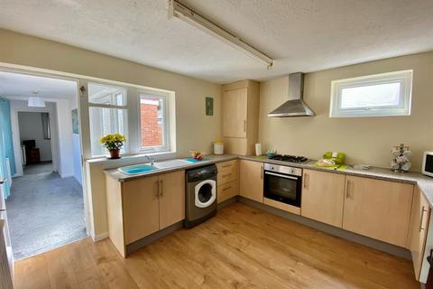 1b Capenhurst Lane, Whitby, Ellesmere Port, CH65 7AQ