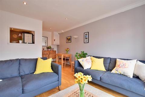 2 bedroom flat for sale - High Road, Loughton, Essex