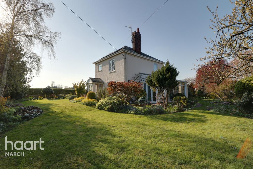 Middle Road, March 3 bed detached house £305,000