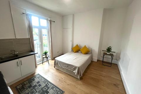 Property to rent, Twickenham TW2