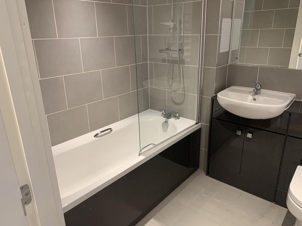 Fully Fitted Bathroom