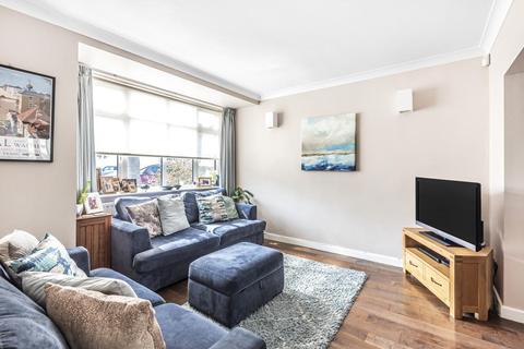 35 Greenway, Chislehurst, BR7 6JQ