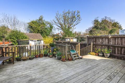 35 Greenway, Chislehurst, BR7 6JQ