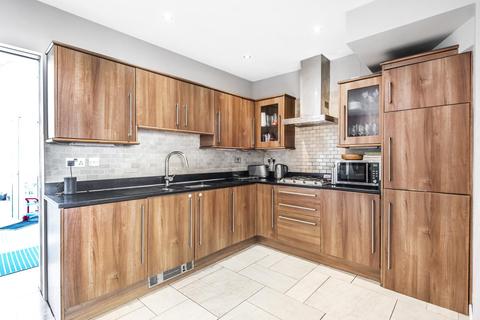35 Greenway, Chislehurst, BR7 6JQ