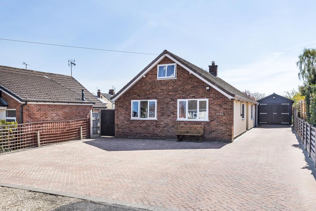 Leominster, Herefordshire, HR6 5 bed detached bungalow £310,000