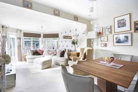 48 Sunfield Lane, Diggle, Oldham, OL3 5PT