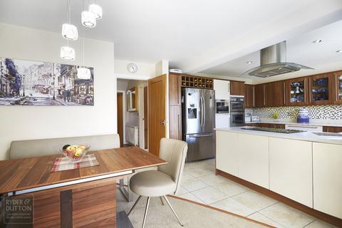 48 Sunfield Lane, Diggle, Oldham, OL3 5PT