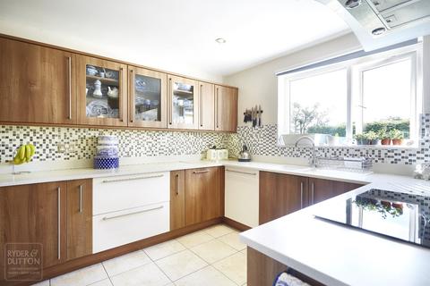 48 Sunfield Lane, Diggle, Oldham, OL3 5PT