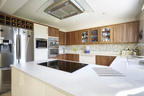 48 Sunfield Lane, Diggle, Oldham, OL3 5PT