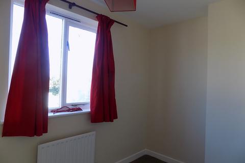 2 bedroom terraced house to rent, High Street, Chatteris