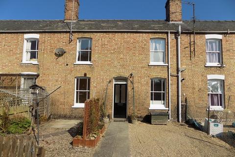 2 bedroom terraced house to rent, High Street, Chatteris