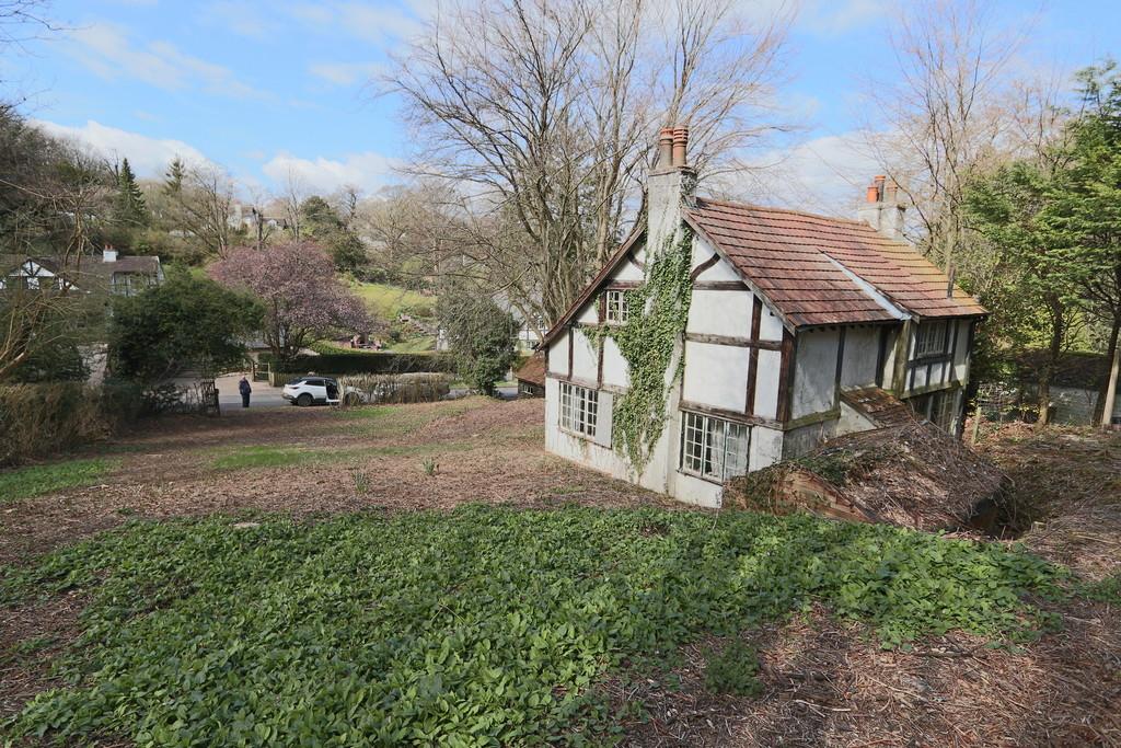 Weald Way, Caterham 3 bed cottage for sale £669,000