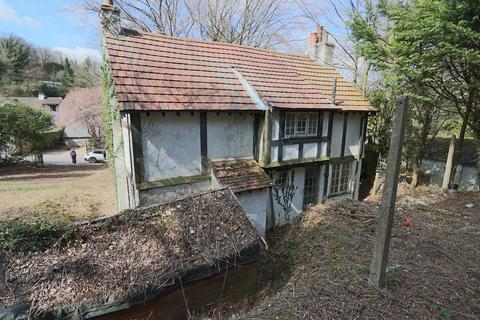 12 Weald Way, Caterham, CR3 6EG
