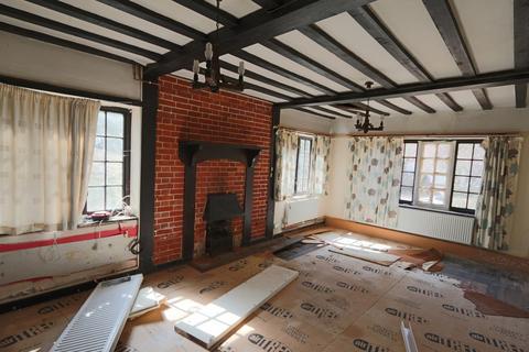 12 Weald Way, Caterham, CR3 6EG
