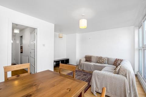 3 bedroom flat to rent, Gresham Road, Brixton, SW9