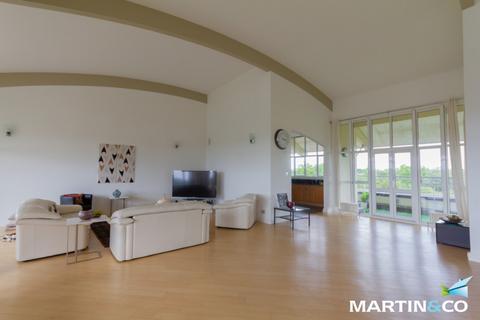 3 bedroom penthouse to rent, Britannic Park, Yew Tree Road, Moseley, B13