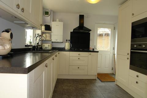 38 Arnside Avenue, Chadderton, Oldham, OL9 9DJ