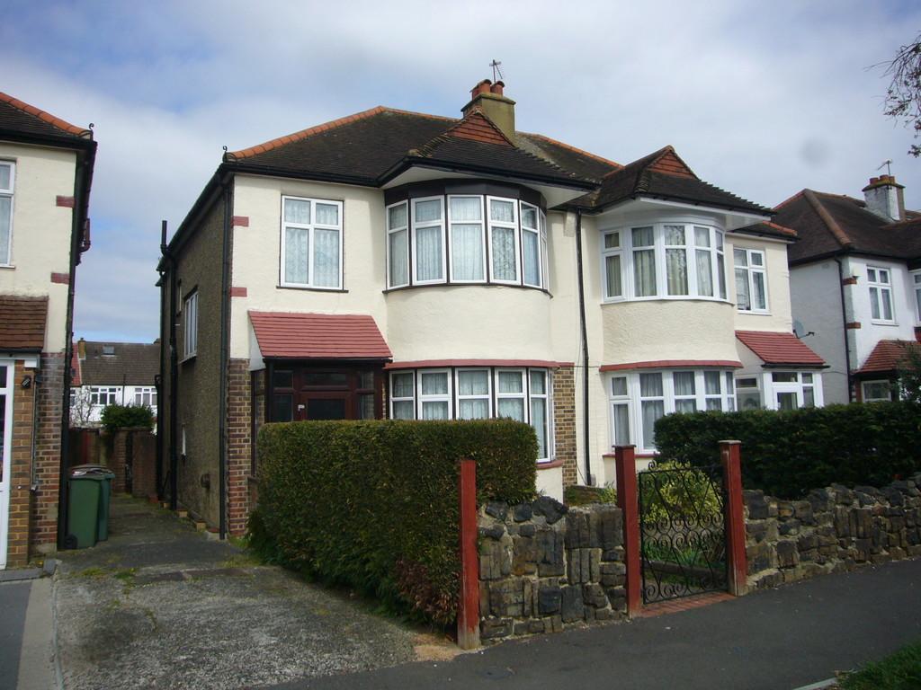 The Chase, Wallington 3 bed semidetached house £500,000
