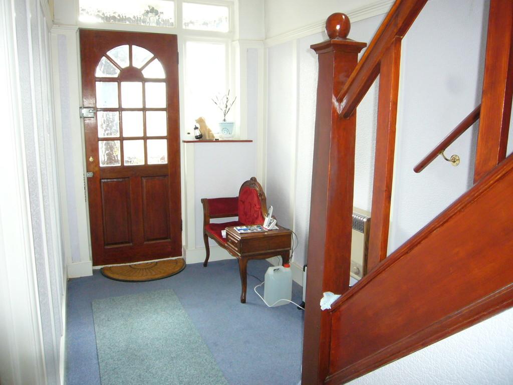 The Chase, Wallington 3 bed semidetached house £500,000