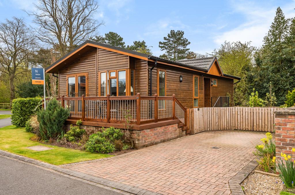 Mill Garth Park, Acaster Malbis, York 2 bed detached bungalow £235,000