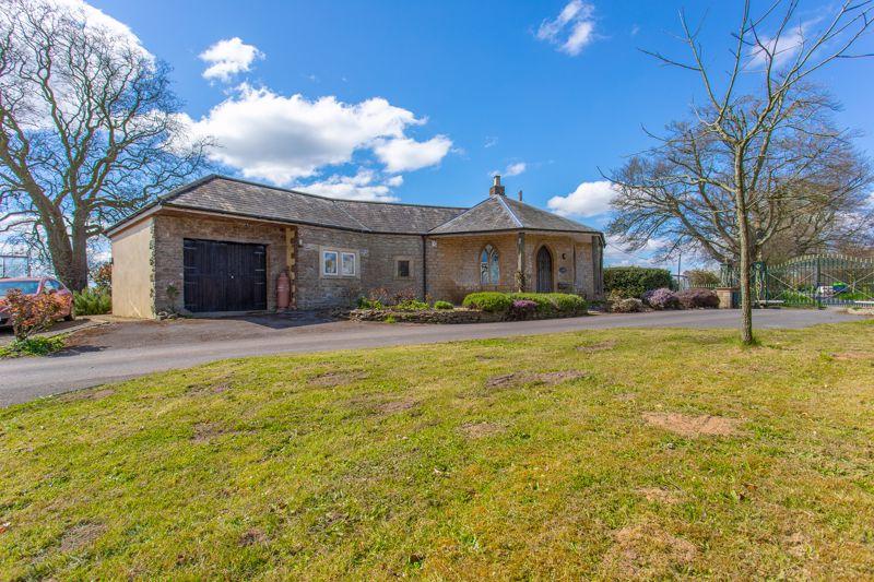Barwick Park lodge, Barwick, Yeovil 3 bed detached house £440,000