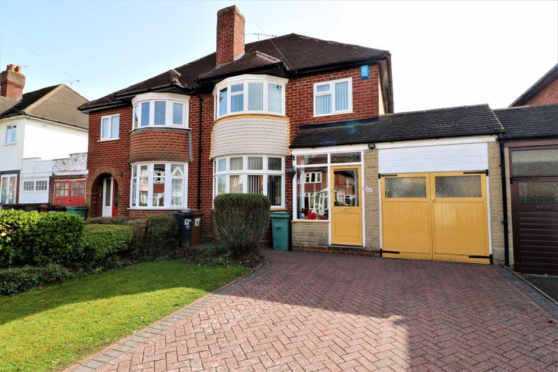 Delves Crescent, Walsall 3 bed semidetached house £245,000