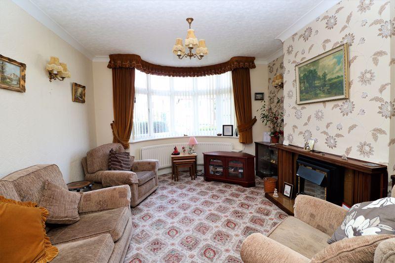 Delves Crescent, Walsall 3 bed semidetached house £245,000
