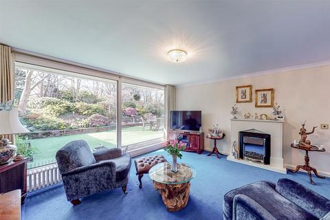 2 bedroom bungalow for sale, Bancroft Court, Reigate, Surrey, RH2