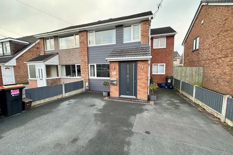 4 bedroom semi-detached house for sale, Everest Close, Great Sutton