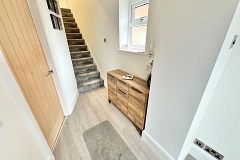 4 bedroom semi-detached house for sale, Everest Close, Great Sutton