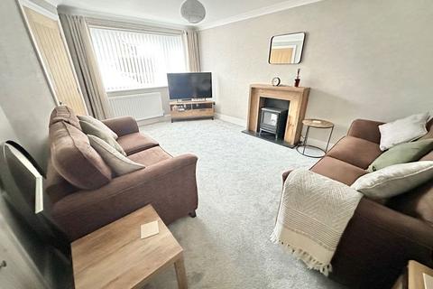 4 bedroom semi-detached house for sale, Everest Close, Great Sutton